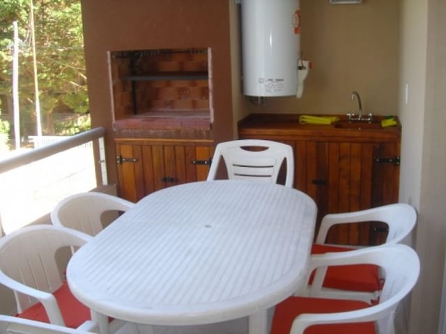 Vista del balcon y Parrilla