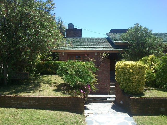 BUEN ORDEN 380 Y AV. MARTIN PESCADOR *** 300 mt2 *** foto 13