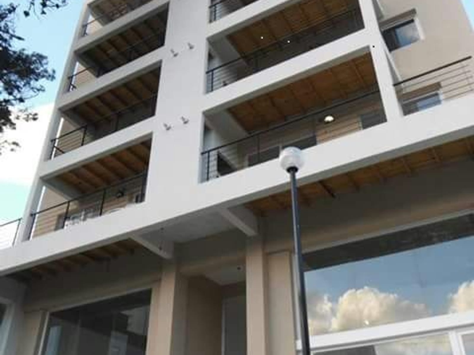 ALQUILO DEPARTAMENTO DE 2 AMB.  CON BALCON TERRAZA Y PARRILLA AL FRENTE