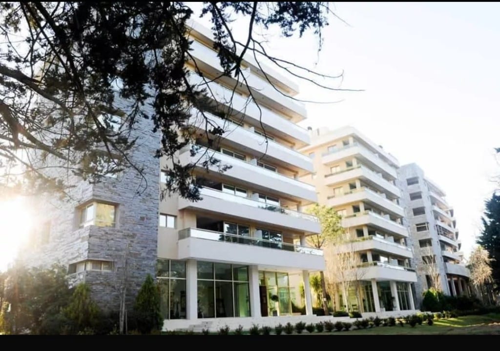 Dpto con Servicios en Pinamar PR3090