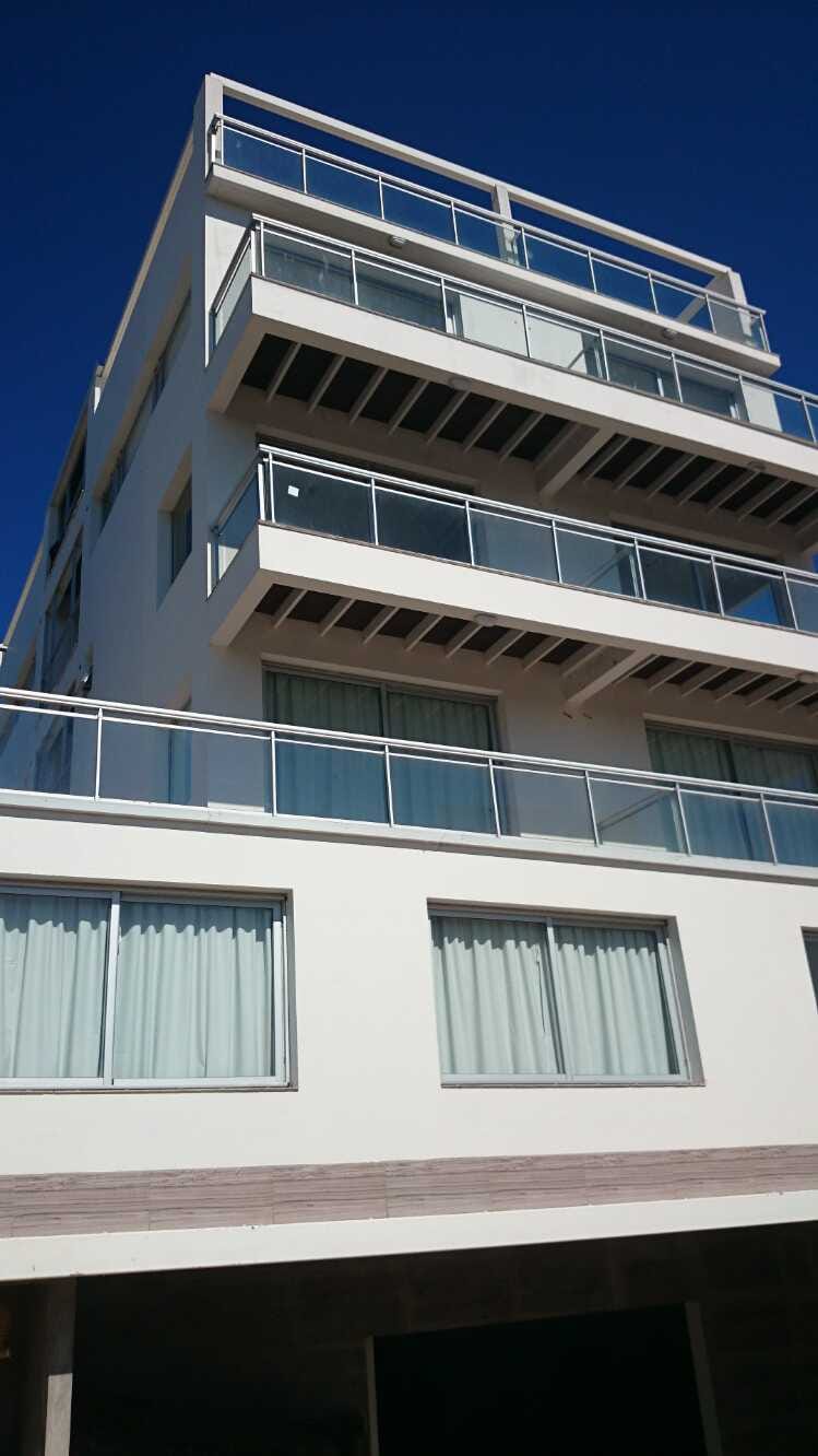 Dpto con Servicios en Mar de Ostende PR3108
