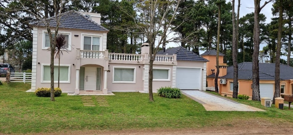 PINAMAR GOLF / Casa