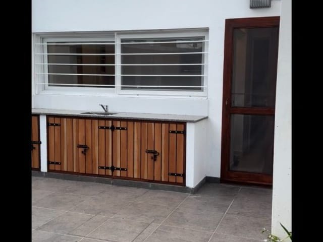 Patio y enrtrada trasera
