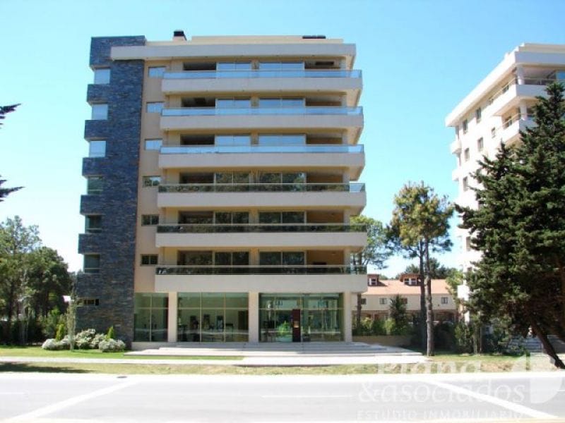 Dpto con Servicios en Pinamar PR4581
