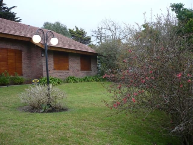 ventanas al jardin de dormitorios y comedor