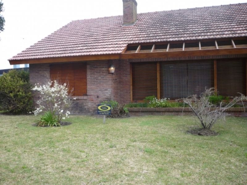 Frente.Ventana de suite y living