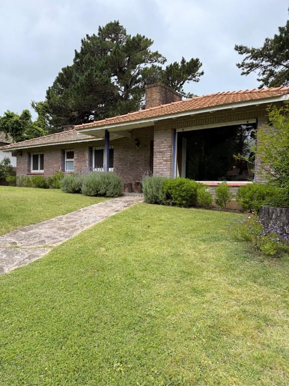 Chalet / Casa en Pinamar PR5646